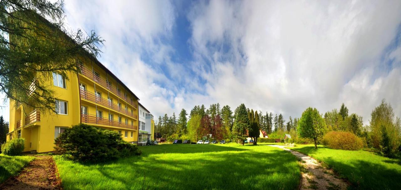 Hotel Lesana Stará Lesná Екстериор снимка