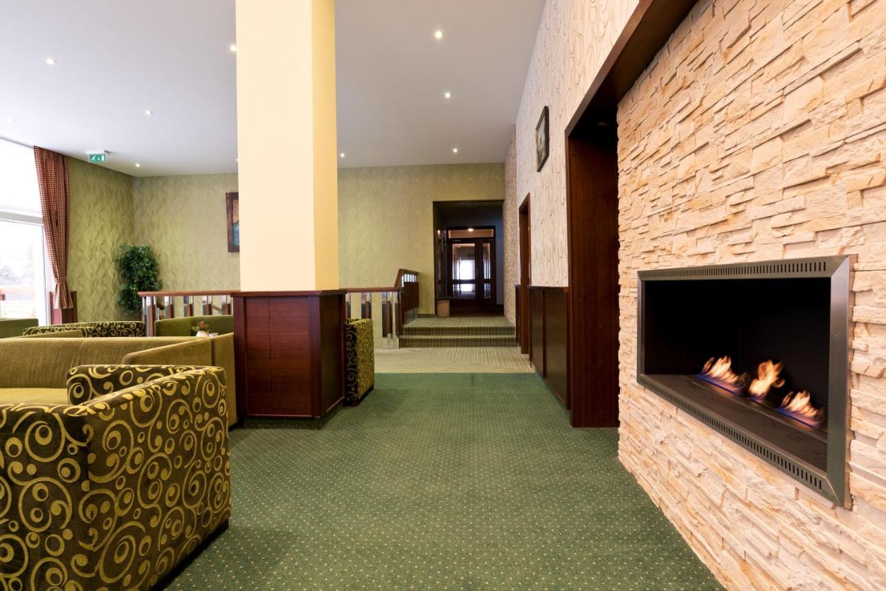 Hotel Lesana Stará Lesná Екстериор снимка