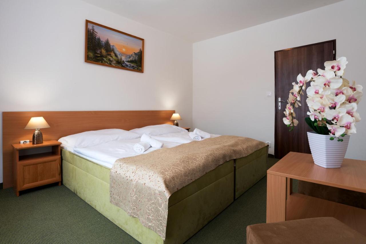 Hotel Lesana Stará Lesná Екстериор снимка